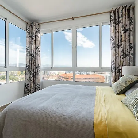 Apartment Malagasuite Glow Studio & Pool *