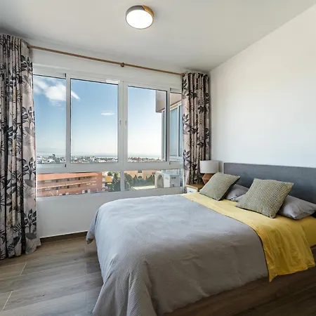 Malagasuite Glow Studio & Pool Apartment Torremolinos
