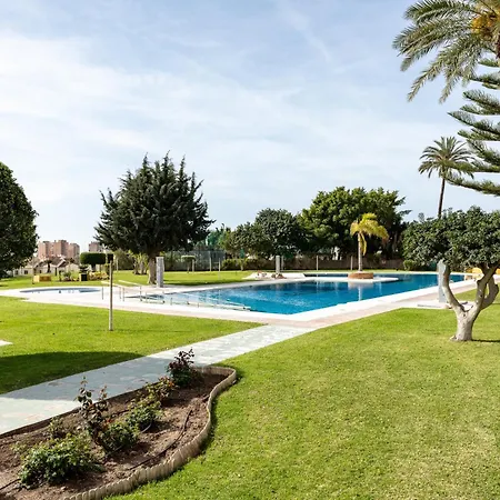Malagasuite Glow Studio & Pool Apartment