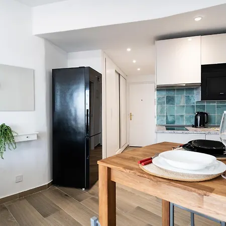 Malagasuite Glow Studio & Pool Apartment Torremolinos